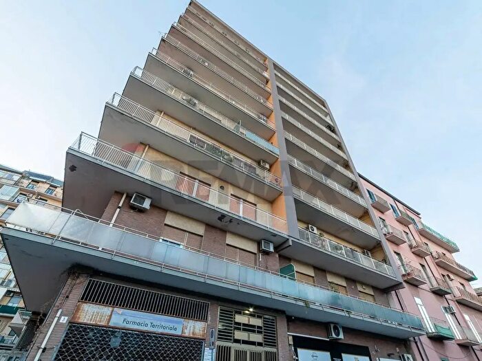 Appartamento quadrilocale in vendita in Piazza Vincenzo Lanza, Catania