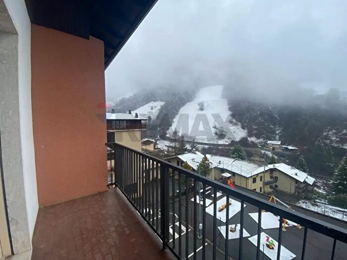 Appartamento trilocale in vendita in Via Scullera, Oneta