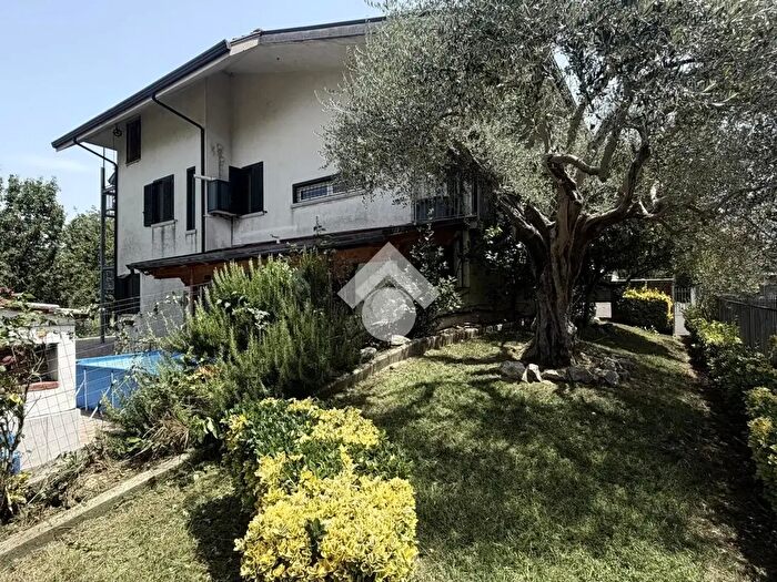 Casa con 12 locali in vendita in Via S Marciano, Cervinara