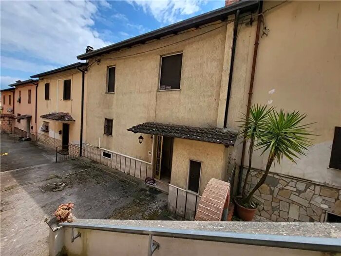 Casa con 8 locali in vendita in Via Mura SantAndrea, Pontecorvo