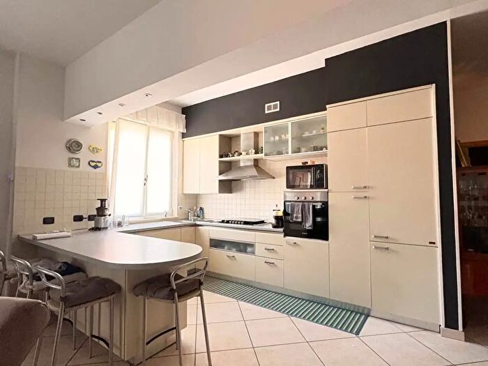 Appartamento con 6 locali in vendita in Ancona