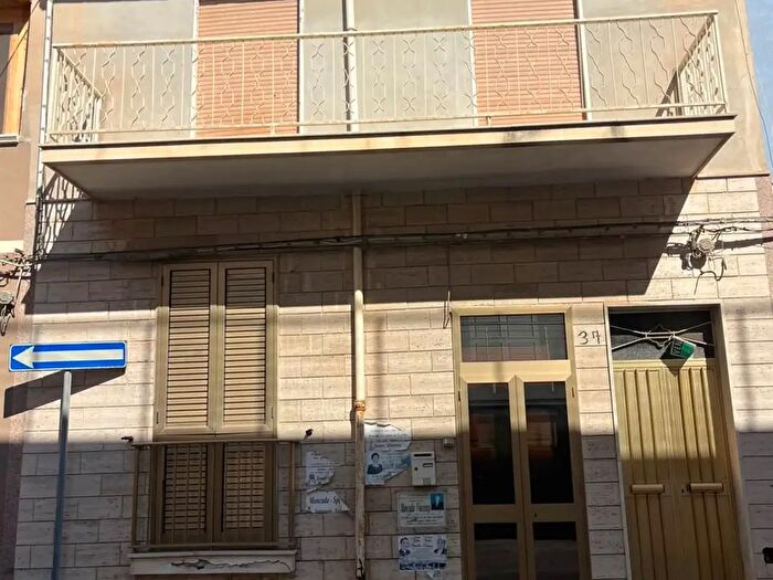 Casa con 7 locali in vendita in Via Tommaseo, Pachino