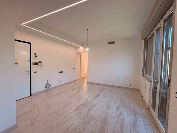 Appartamento trilocale in vendita in Via Pesenti, Perugia