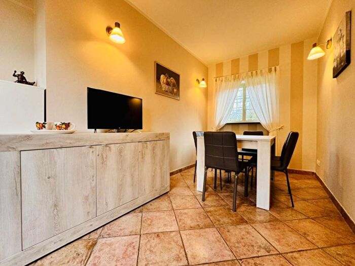 Casa quadrilocale in affitto in Via Nicolò Paganini, Pietrasanta