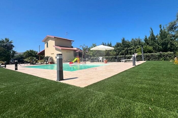 Casa quadrilocale in vendita in Alcamo