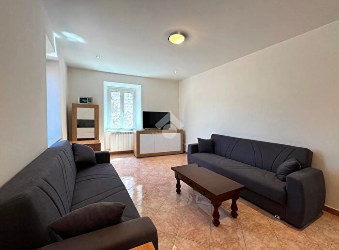 Appartamento trilocale in vendita in Via Cordonata Petrarca, Sezze