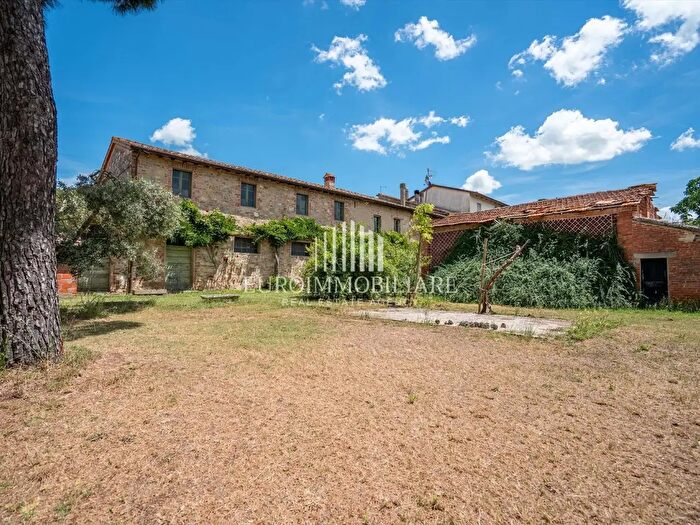 Casa con 10 locali in vendita in Località Marchetti, Castiglione Del Lago