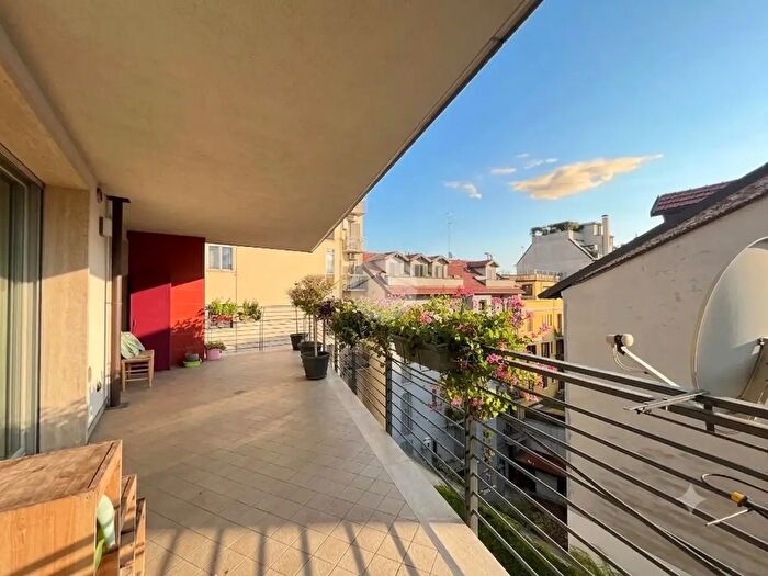 Appartamento quadrilocale in vendita in Corso Ventidue Marzo, Milano