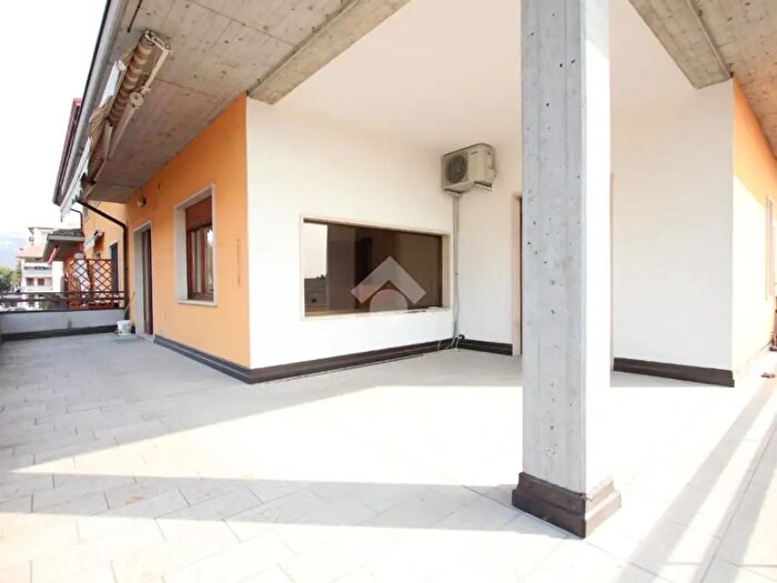 Appartamento trilocale in affitto in Via Fusina, Grezzana