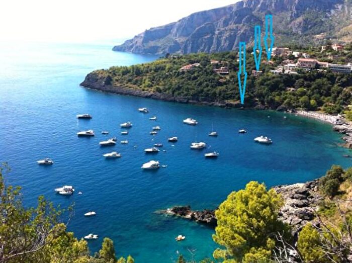 Casa con 6 locali in vendita in Via Acquafredda, Maratea