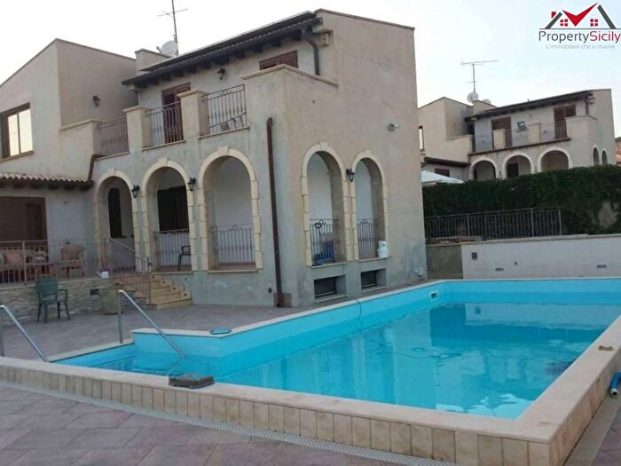 Casa con 6 locali in vendita in dei Giardini, Porto Empedocle