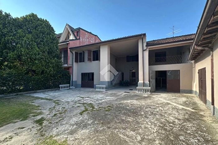 Casa con 6 locali in vendita in Via Santi Nazario E Celso, Monte Cremasco