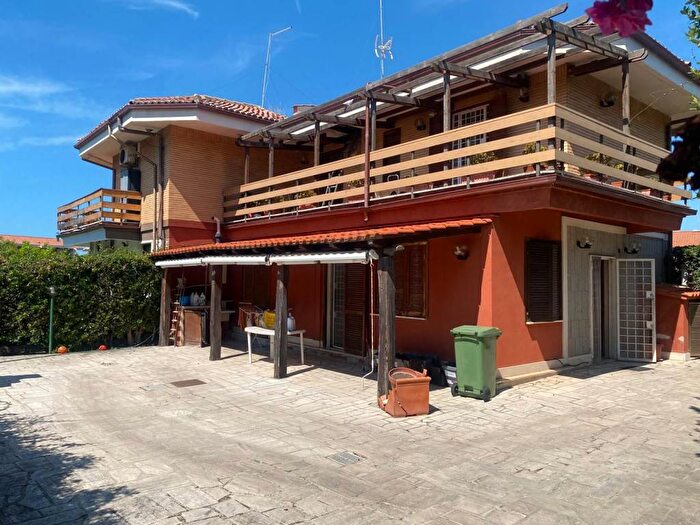 Casa quadrilocale in vendita in Via del Capricorno, Marina di San Nicola, Ladispoli