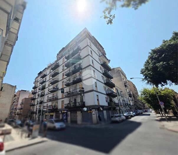 Appartamento quadrilocale in vendita in Via Cappuccini, Palermo