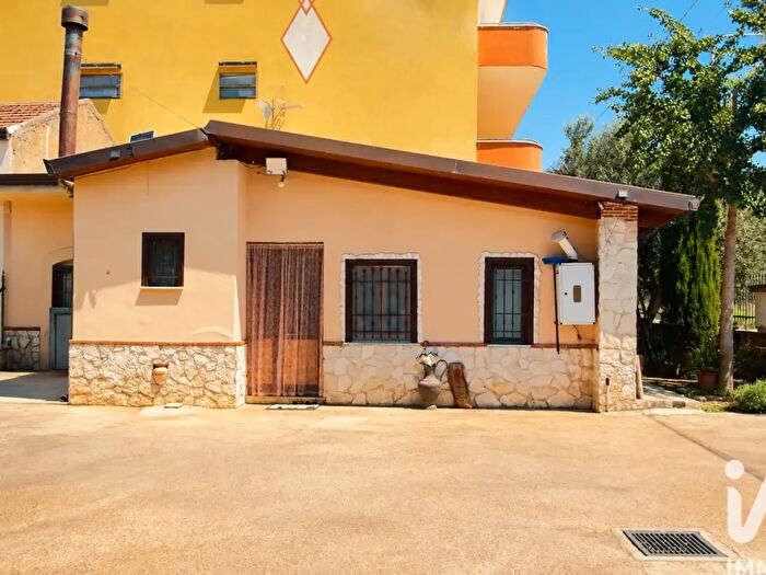 Casa trilocale in vendita in Via Capitolo, Acerra