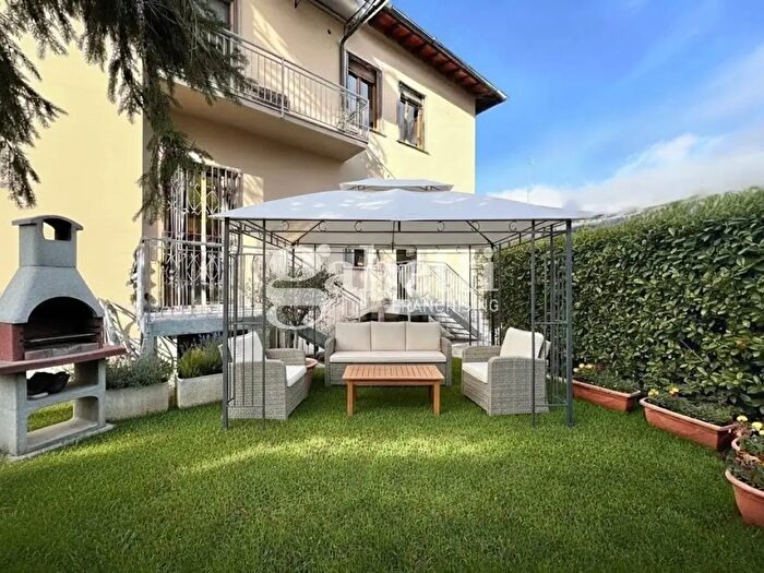 Appartamento trilocale in vendita in Via Pratese, Firenze