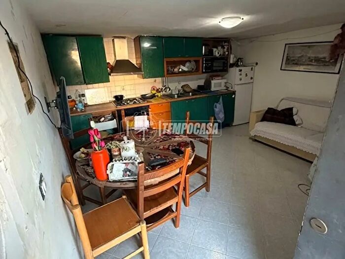 Appartamento bilocale in vendita in Vicoletto I Avvocata, Napoli