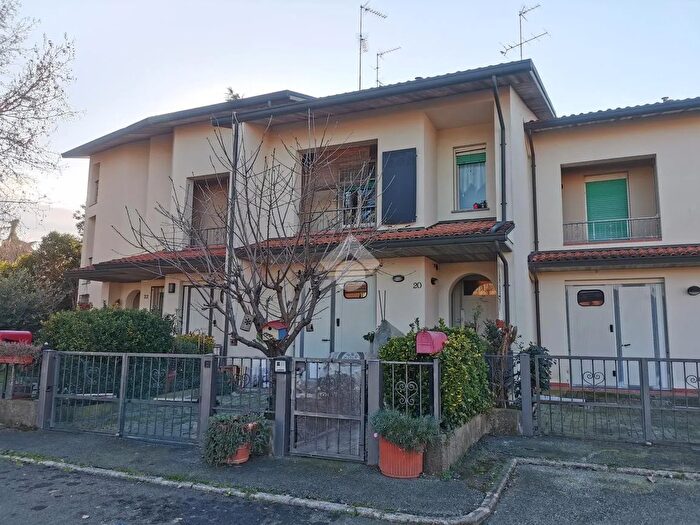 Casa quadrilocale in vendita in Via Ancherani, Bagnara Di Romagna