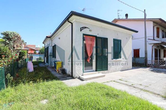 Casa quadrilocale in vendita in Via Cerchia, Forli