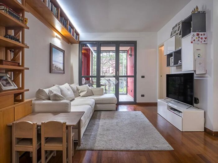 Appartamento trilocale in vendita in Via Nervesa, Milano