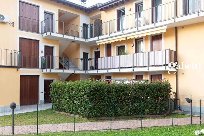 Appartamento trilocale in vendita in Via Marconi, Carnate