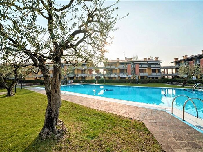 Appartamento trilocale in affitto in Centro, Sirmione