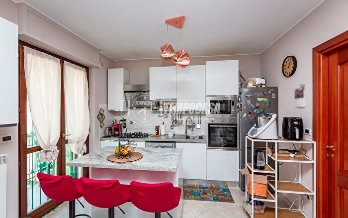 Appartamento quadrilocale in vendita in Via Santa Maria, Moncalieri