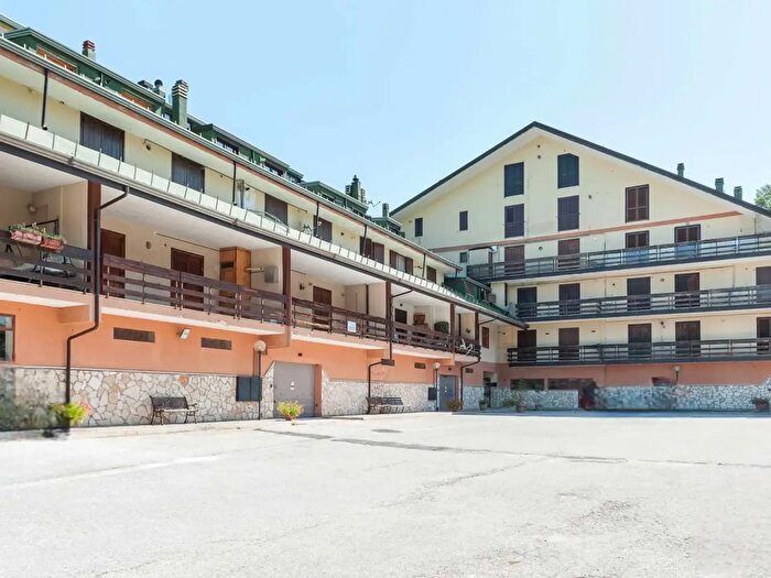 Appartamento quadrilocale in vendita in Ss, Roccaraso