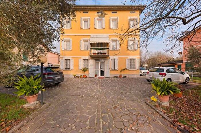 Casa con 6 locali in vendita in Via Lupi E Sabietta, Correggio