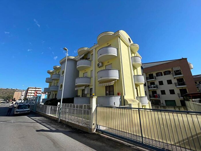 Appartamento con 5 locali in vendita in Via F P Michetti, Manoppello Scalo, Manoppello