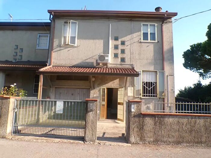 Casa con 7 locali in vendita in Fiscaglia