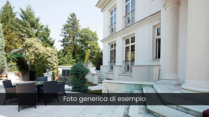 Casa quadrilocale in vendita in Via Fornace, Lipomo