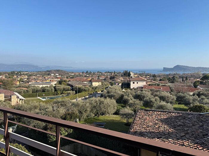 Casa quadrilocale in vendita in San Felice Del Benaco