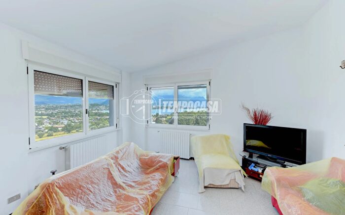 Appartamento trilocale in vendita in Via degli Alpini, Manerba Del Garda