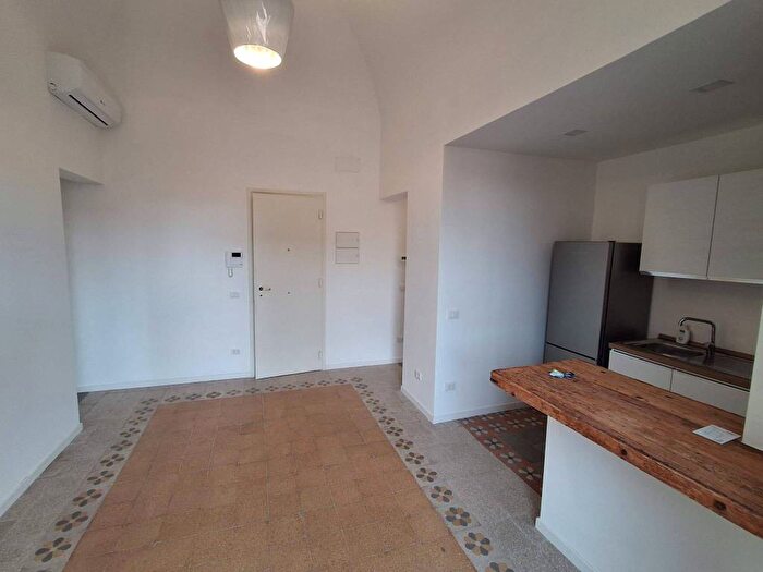 Appartamento trilocale in affitto in Via Niccolò Garzilli, Politeama Ruggiero Settimo, Palermo