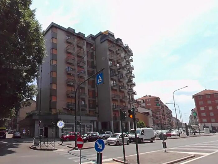 Appartamento trilocale in vendita in Corso Vercelli, Torino