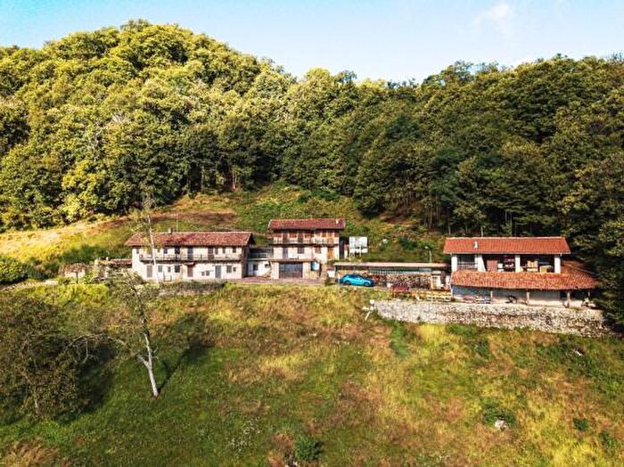 Casa con 6 locali in vendita in Regione Montepennone, Graglia