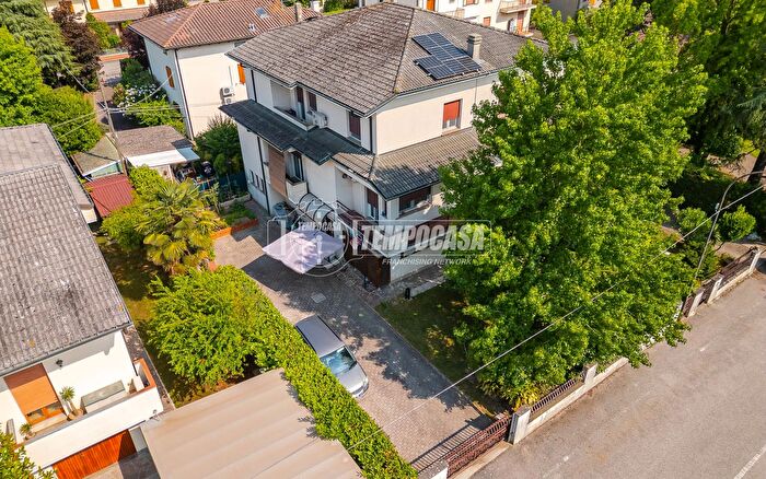 Casa con 5 locali in vendita in Via Crescimbeni Giulio, Pieve Di Cento