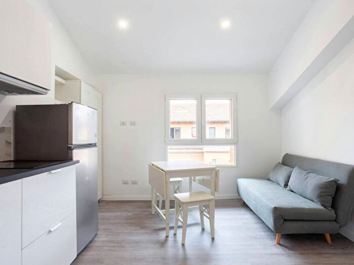 Appartamento monolocale in affitto in Viale Monza, Rovereto, Milano