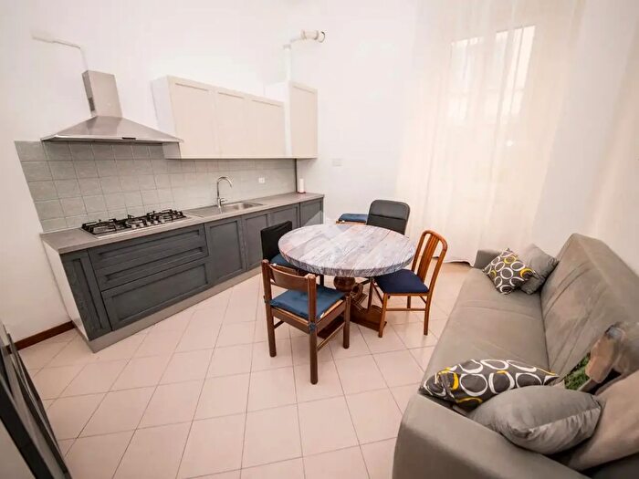 Appartamento trilocale in affitto in Via Vallazze, Milano