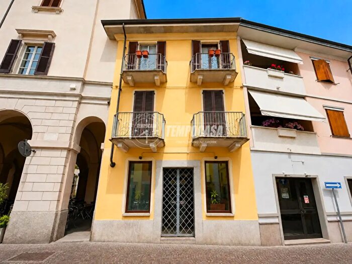 Appartamento trilocale in vendita in Galliate