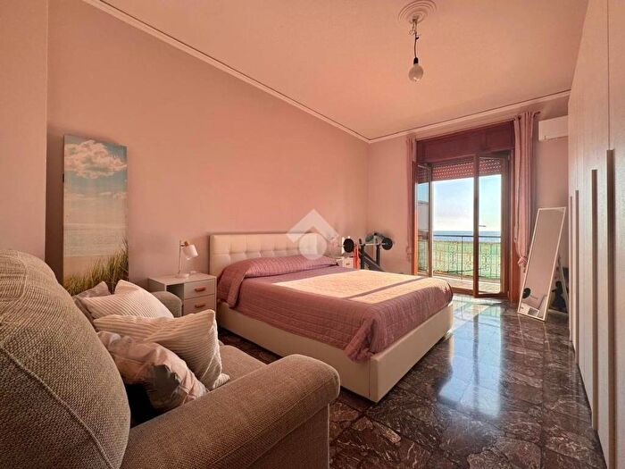 Appartamento trilocale in affitto in Via Emanuele Gianturco, Portici