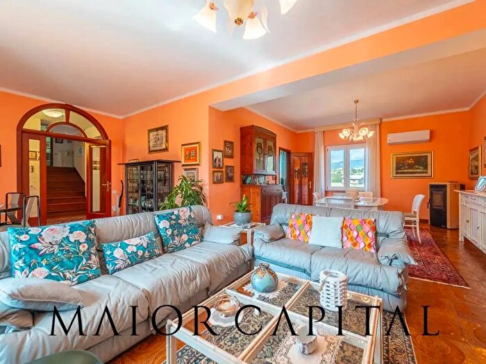 Casa con 10 locali in vendita in Berchidda