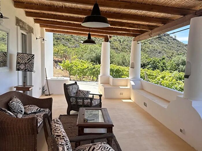 Casa con 5 locali in vendita in Leni