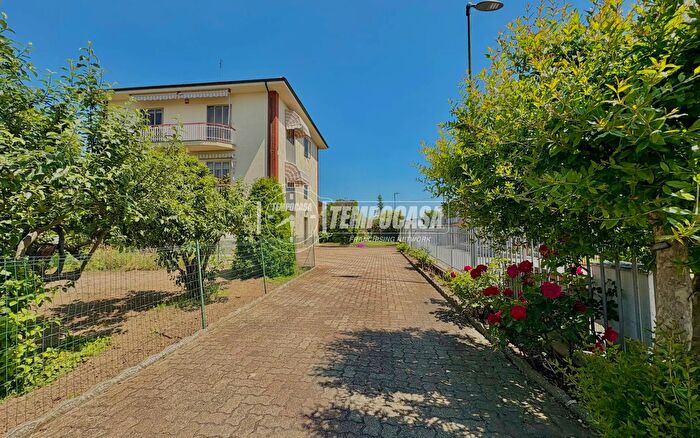 Casa con 10 locali in vendita in Via Giotto, Rivalta Di Torino