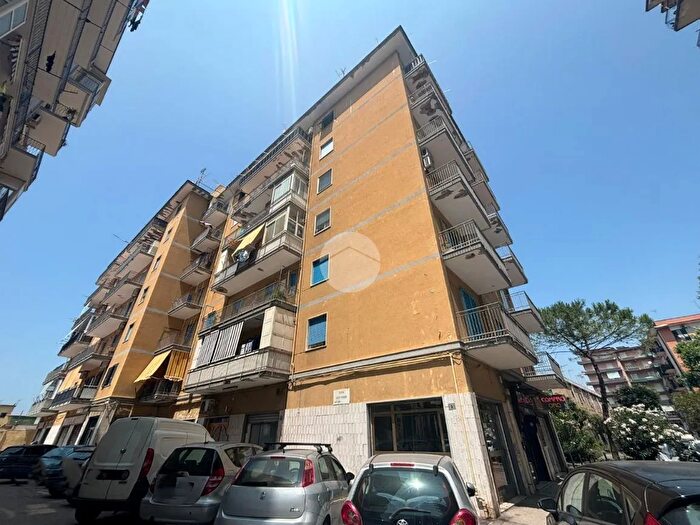 Appartamento trilocale in vendita in Traversa Alberto Marghieri, Napoli