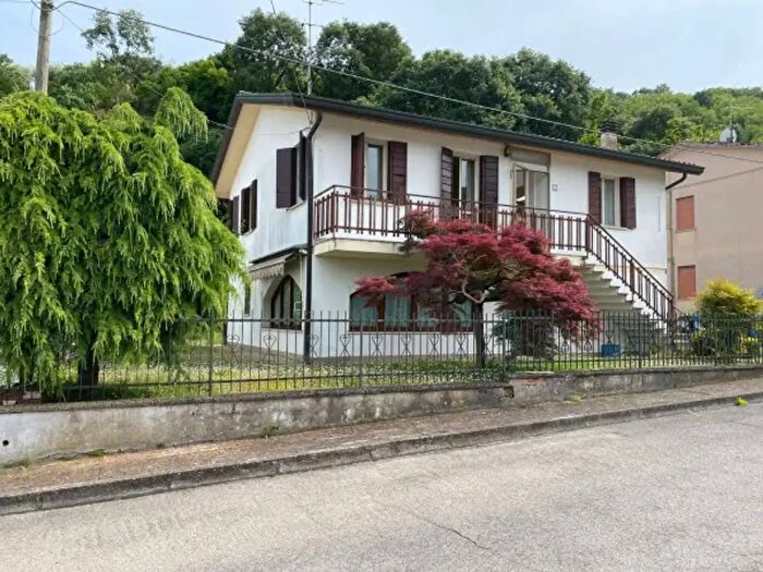 Casa quadrilocale in vendita in Via Goffredo Mameli, Montegrotto Terme