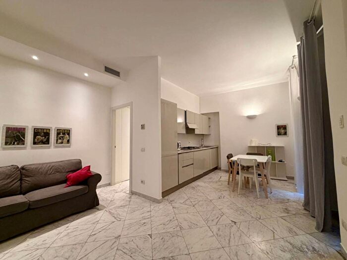 Appartamento bilocale in affitto in Via Agnello, Duomo, Milano