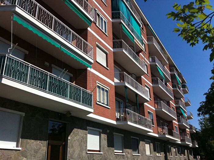 Appartamento trilocale in affitto in Via Saluzzo, Mercato Santa Maria, Moncalieri