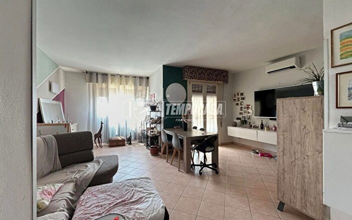 Appartamento trilocale in vendita in Castrezzato